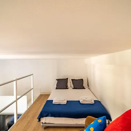 Apartament The Rent - Lovely Loft With Balcony Near Piazza Vetra Mediolan